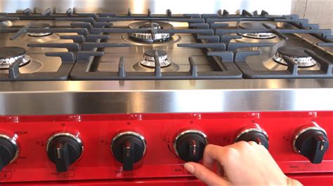 how to switch on a smeg gas stove